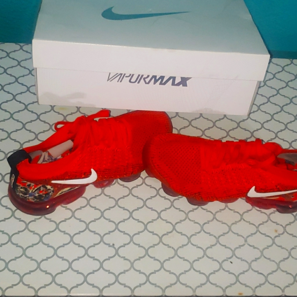 NIKE Vapormax